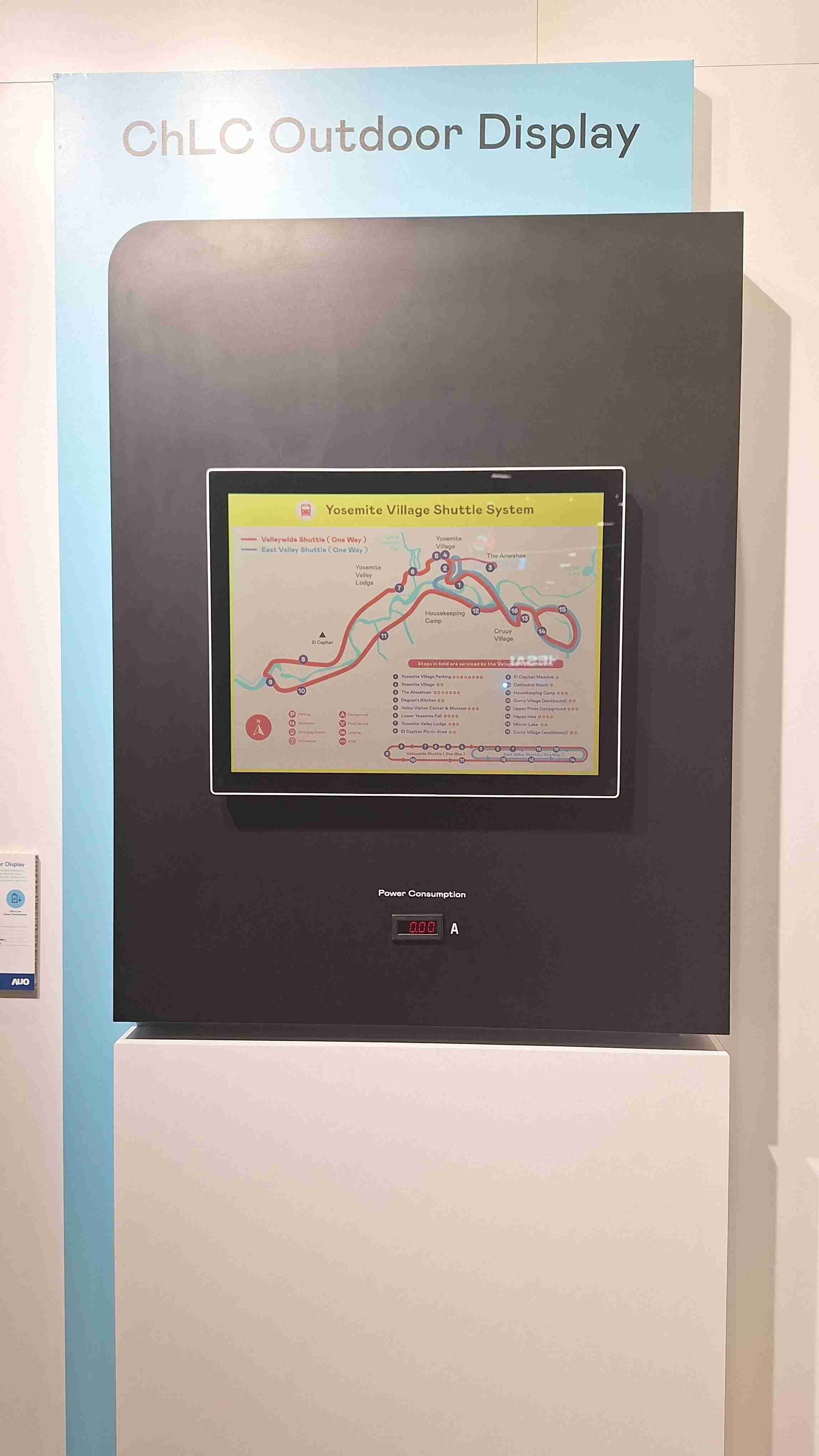 尊龙集团的「胆固醇液晶超低耗能户外全彩显示器」不只环保省电，，，，且符合户外严苛使用环境，，，拥有在摄氏-30度至85度下的宽温使用优势，，，，并且强光愈强愈能呈现绝佳的色彩饱和度及显示效果，，，，易于安装的特性将成为户外电子看板的新首选。。。